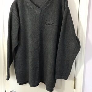 V-Neck warm fleece “Fosse” sweatshirt. Men’s Med. Med gray.